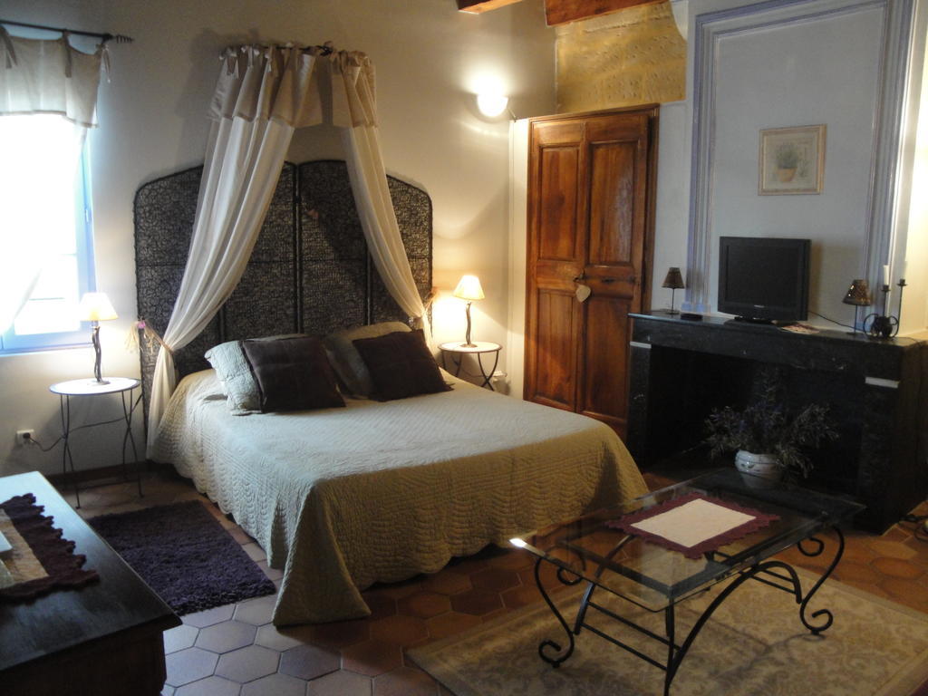 Bastide De La Treille Villa Montaren-et-Saint-Médiers Oda fotoğraf
