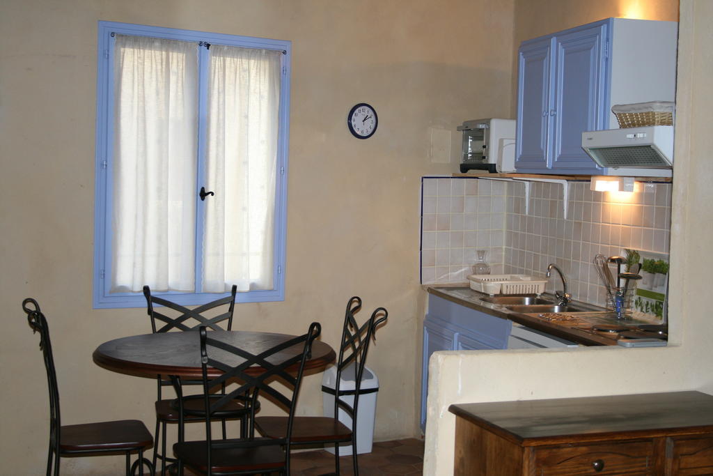 Bastide De La Treille Villa Montaren-et-Saint-Médiers Oda fotoğraf