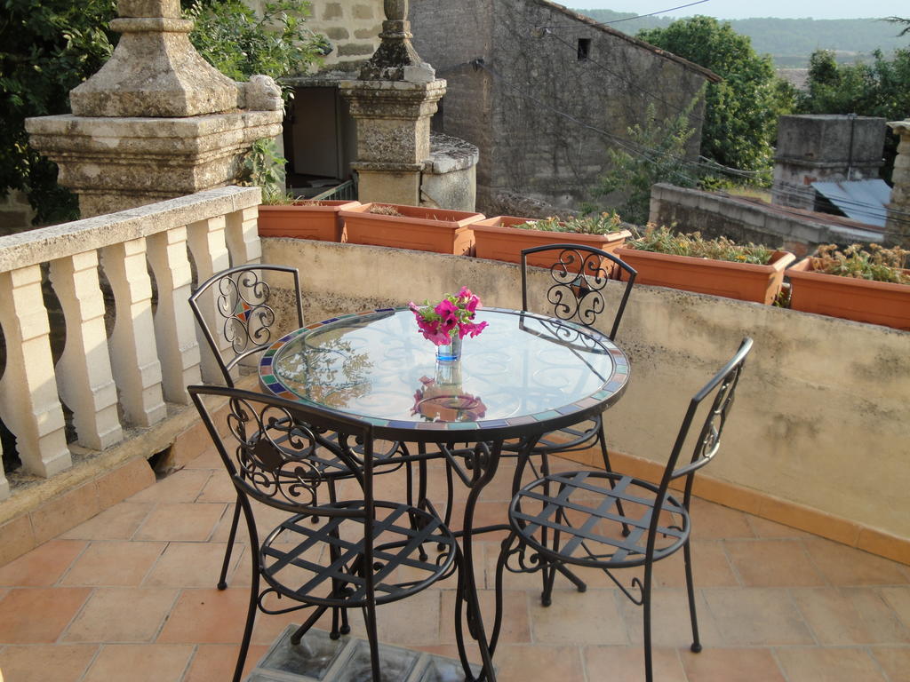 Bastide De La Treille Villa Montaren-et-Saint-Médiers Oda fotoğraf
